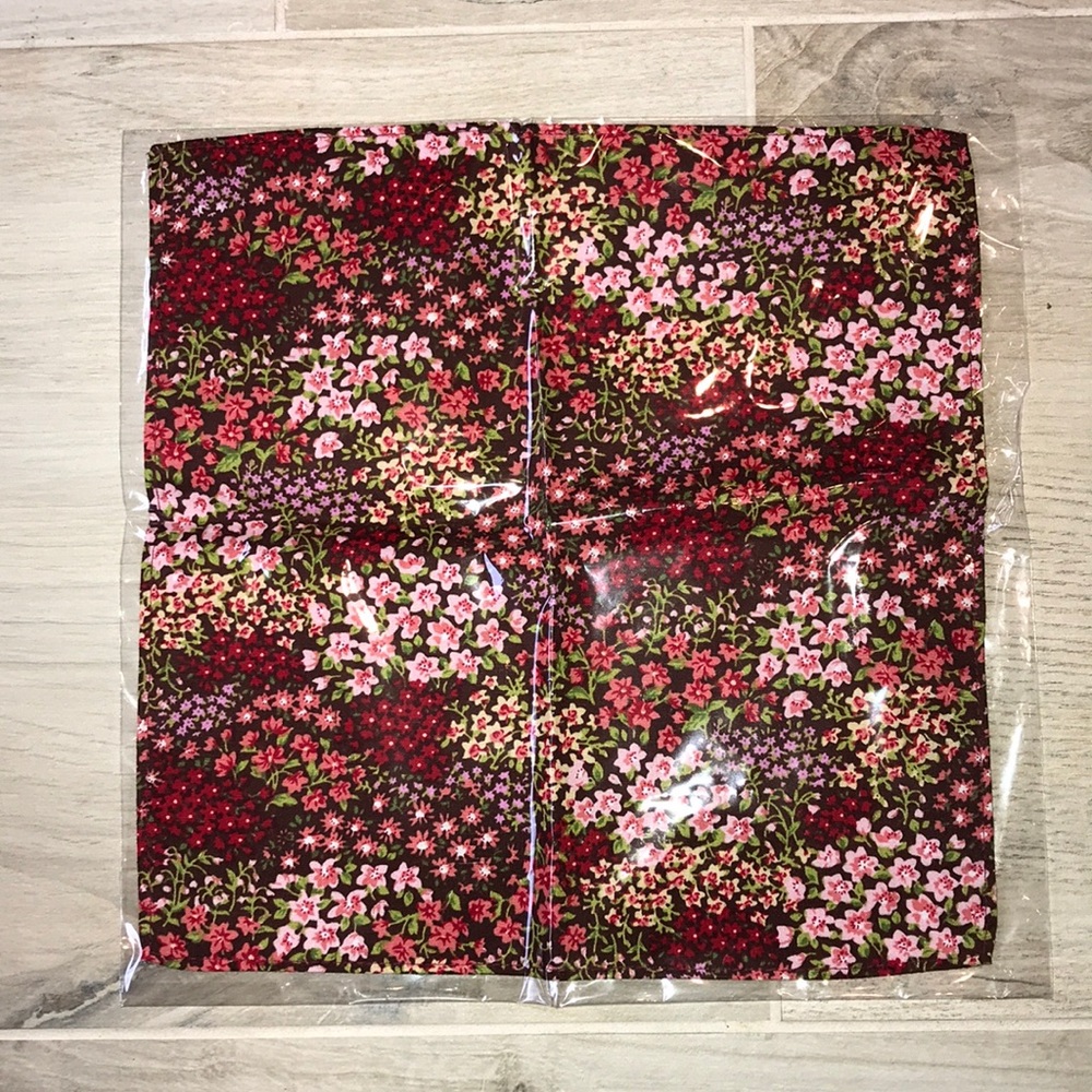 Winner’s Circle Fashion Co. Pocket Scarf